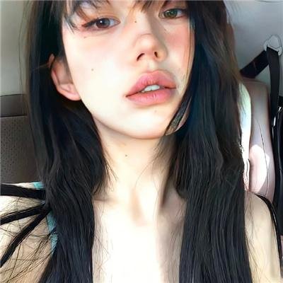 有秘密的她